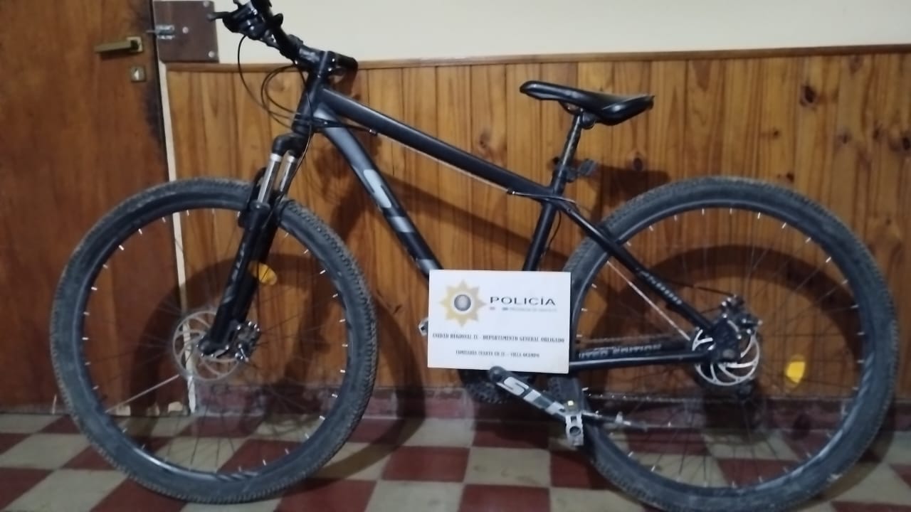 VILLA OCAMPO: POLICÍA RECUPERA BICICLETA