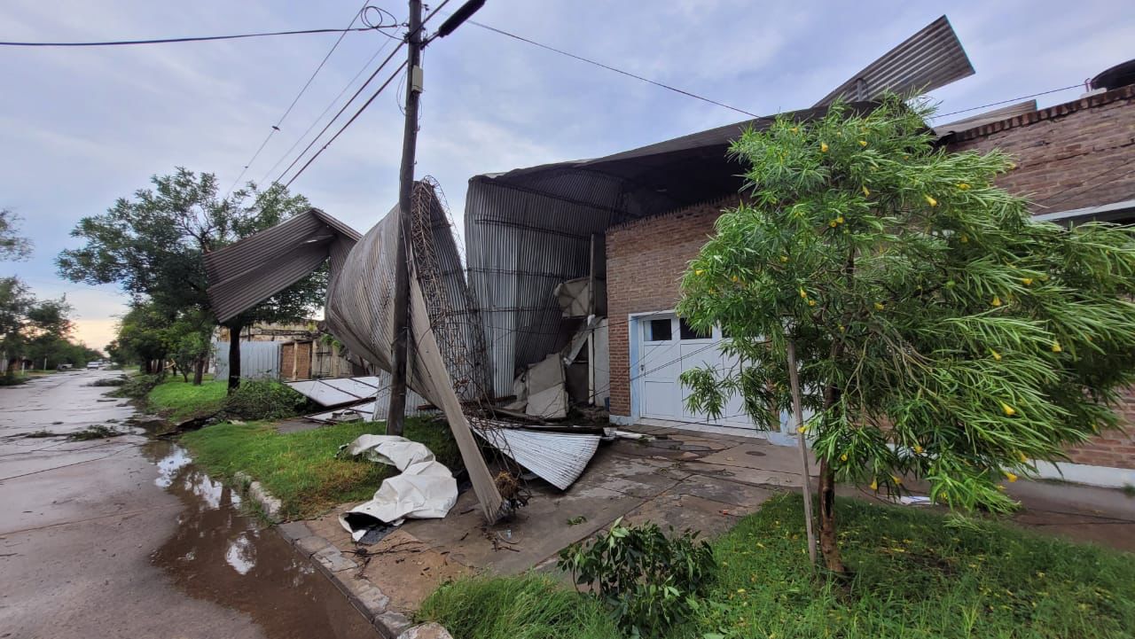 El Gobernador dispuso la presencia de todos los equipos operativos en el norte provincial por el temporal