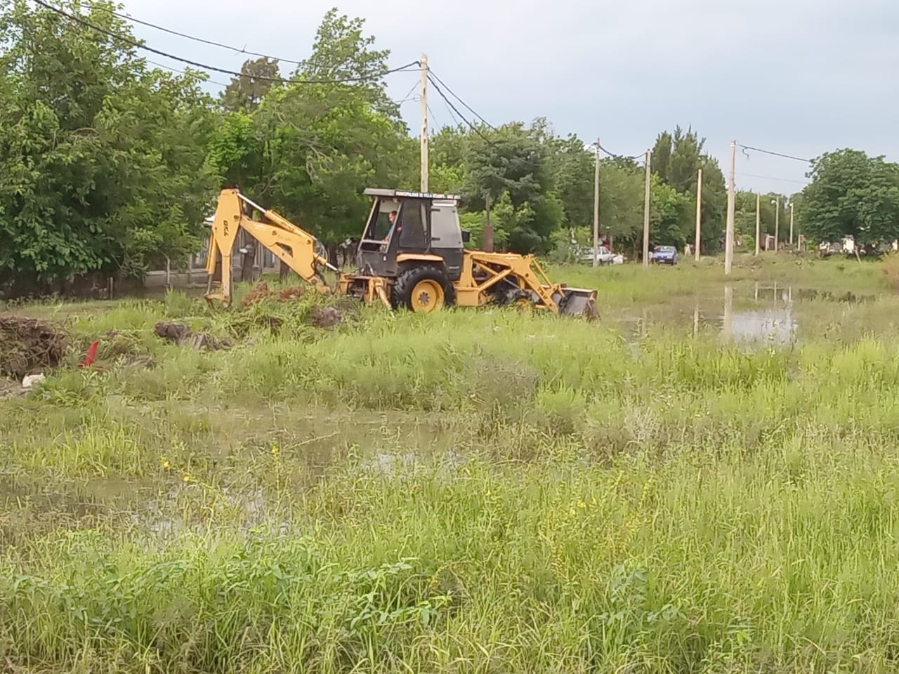 CONTINÚA LA ASISTENCIA A BARRIOS DE LA CIUDAD POR LA EMERGENCIA HÍDRICA