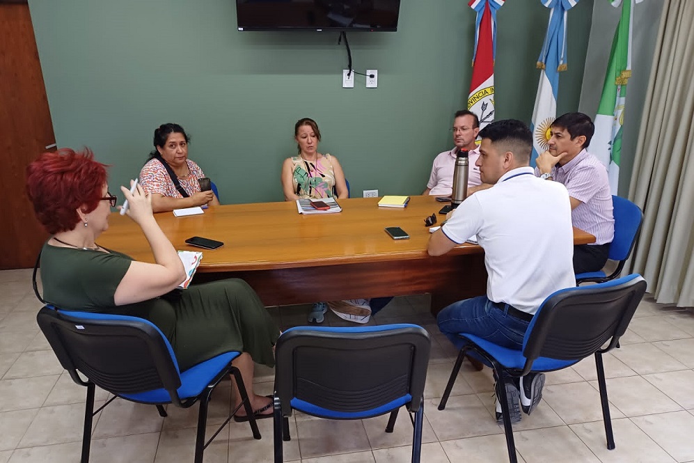 VILLA OCAMPO: REUNIÓN CON PROTECTORAS DE ANIMALES LOCALES