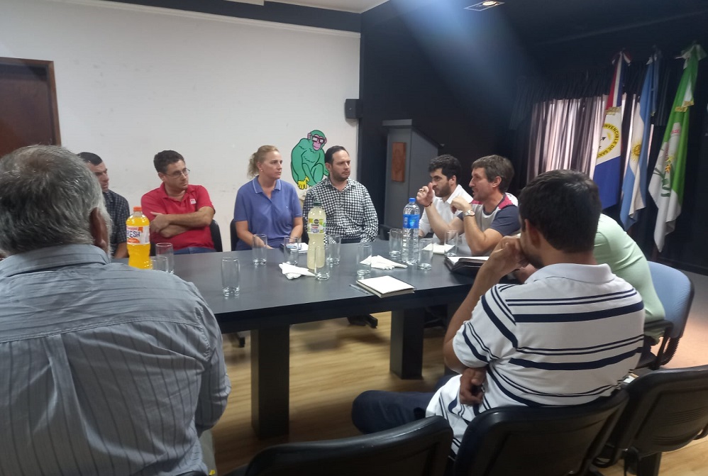 VILLA OCAMPO: REUNIÓN CON PRODUCTORES TAMBEROS JUNTO A AUTORIDADES PROVINCIALES