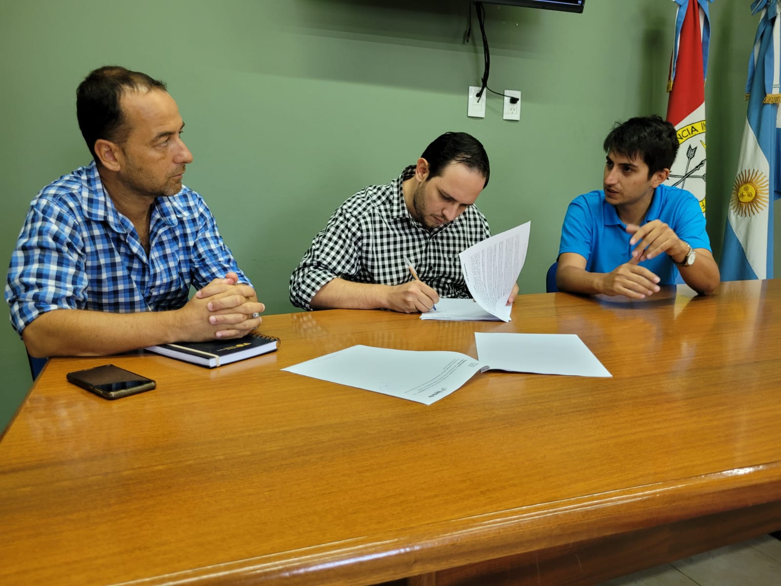 VILLA OCAMPO: FIRMA DE CONVENIO CON RECURSOS HÍDRICOS DE LA PROVINCIA