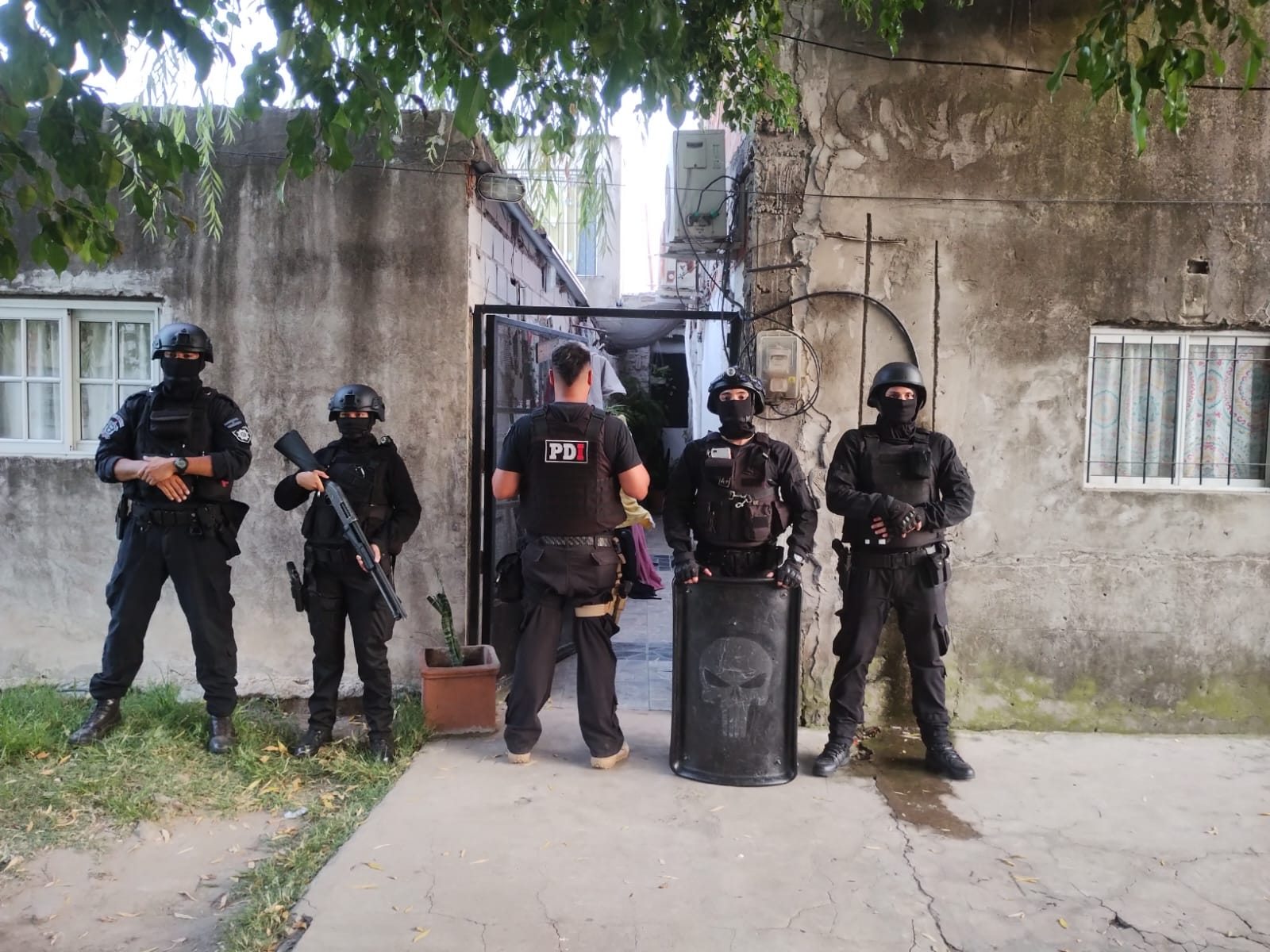 Rosario: allanamientos con cinco detenidos por amenazas al gobernador Pullaro