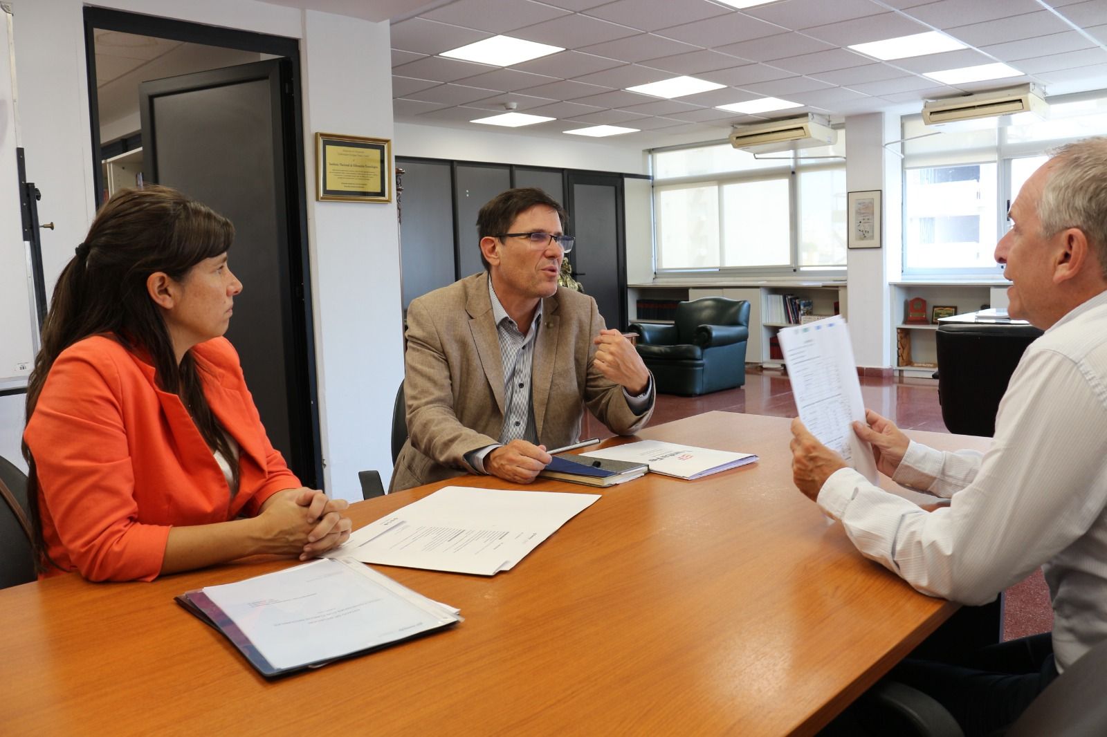 Educación: gestiones de Goity ante el Gobierno Nacional