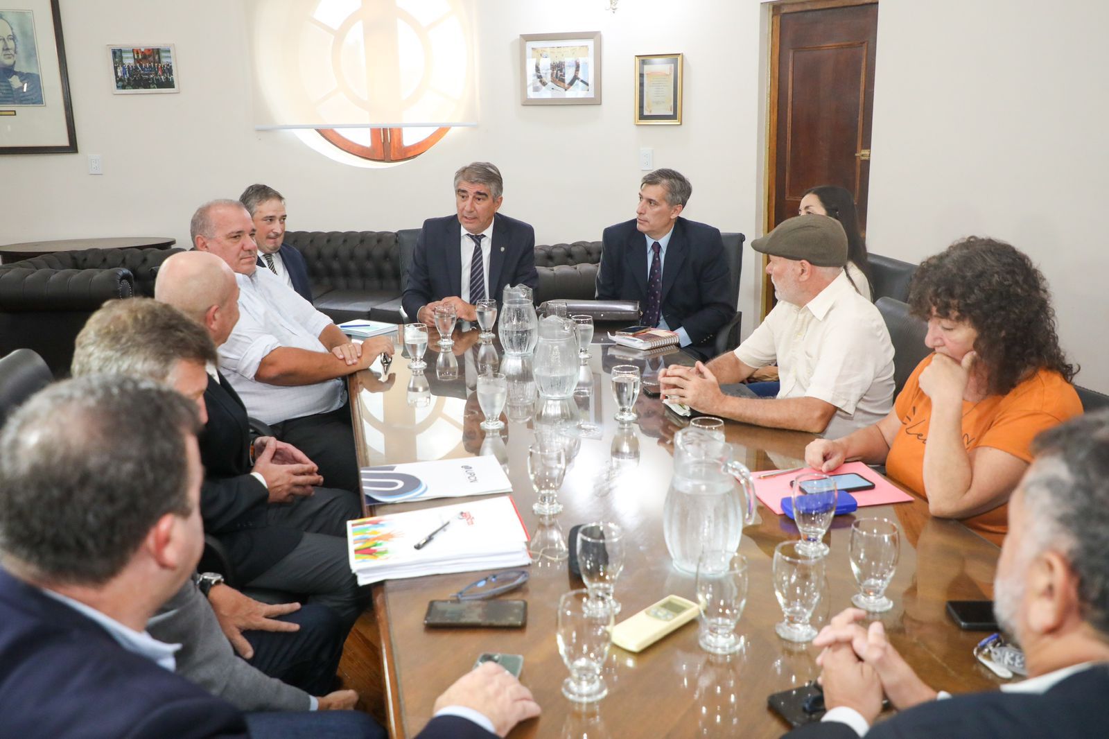 Paritaria central: Provincia continúa las negociaciones con los gremios estatales