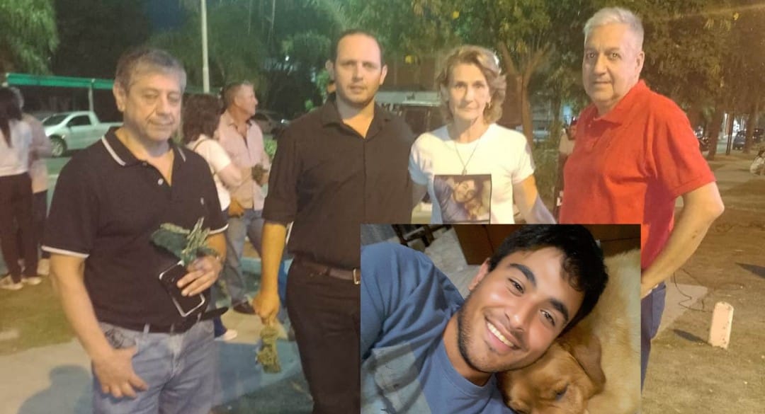 Villa Ocampo: Se realizó  el acto homenaje a un año del asesinato de Fernando Francovich, inauguración de un cartel y santa misa en el ingreso a Villa Ocampo.