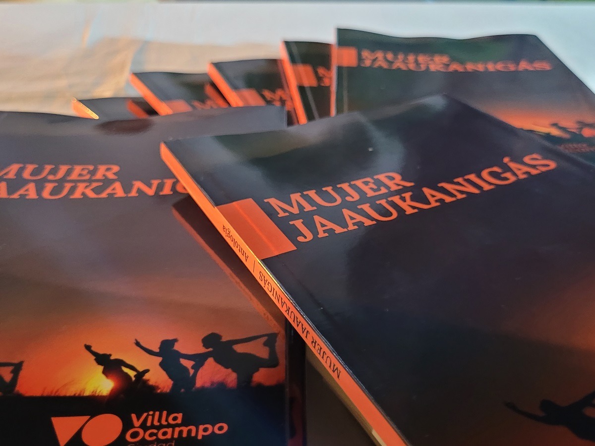 VILLA OCAMPO: SE PRESENTÓ EL LIBRO “MUJER JAAUKANIGÁS”