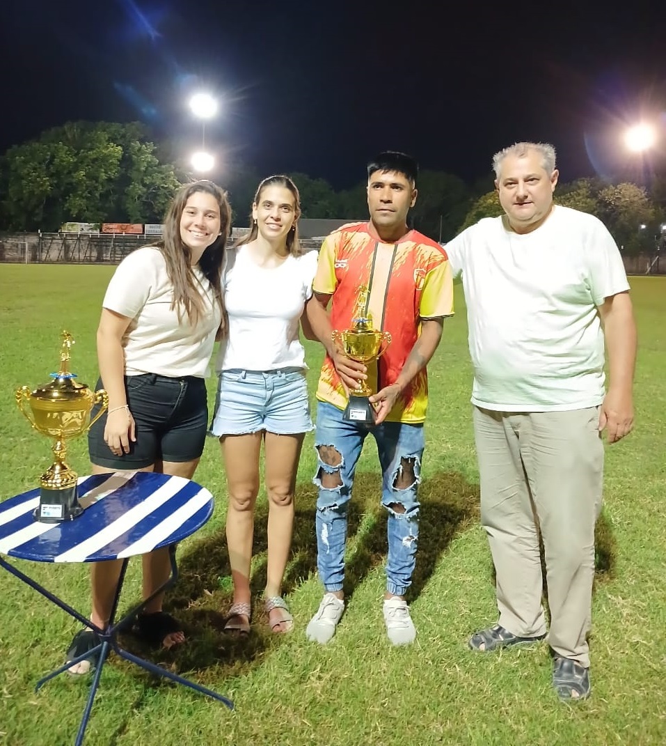 VILLA OCAMPO: ENTREGA DE PREMIOS DEL TORNEO AMISTOSO PRE-LIGA OCAMPENSE DE FÚTBOL