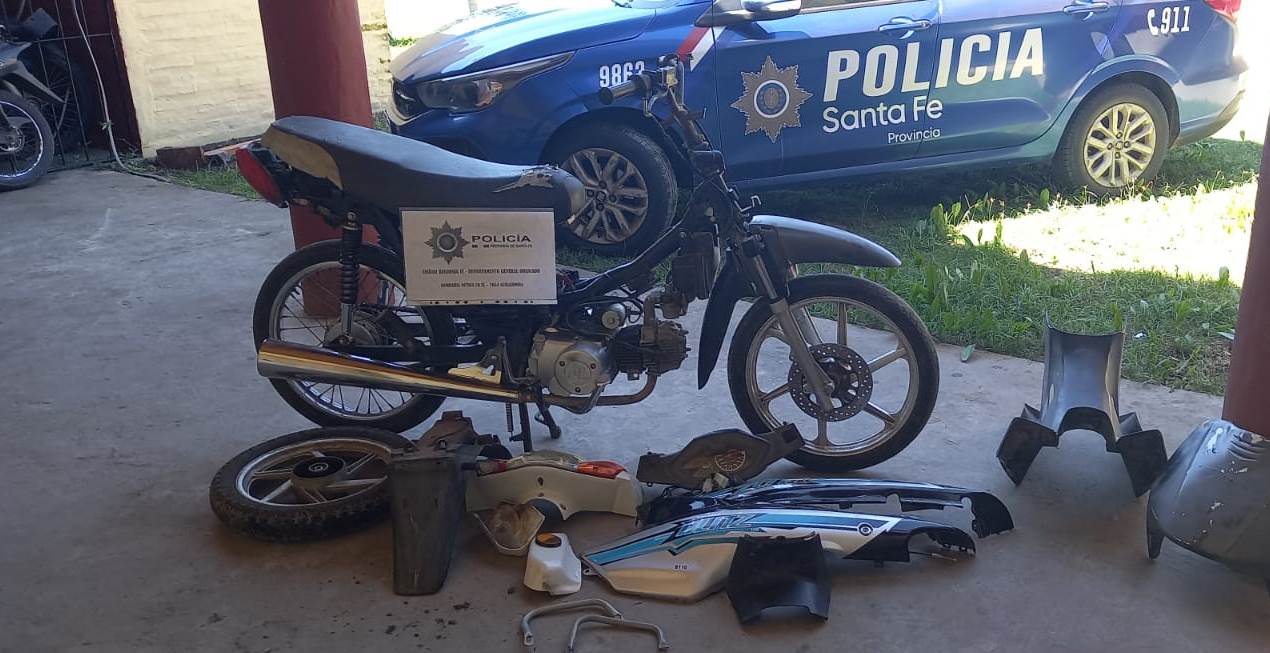 La policía de Villa Guillermina esclareció el robo de una motocicleta y detuvo al delincuente de 19 años de edad.