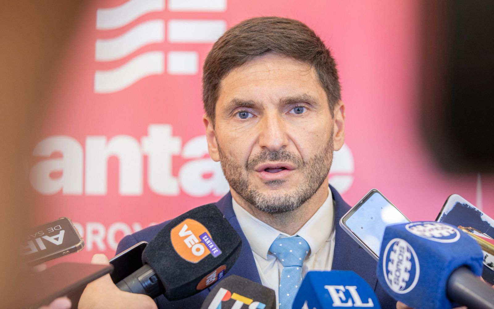 Pullaro reduce gastos y apuesta a la eficiencia