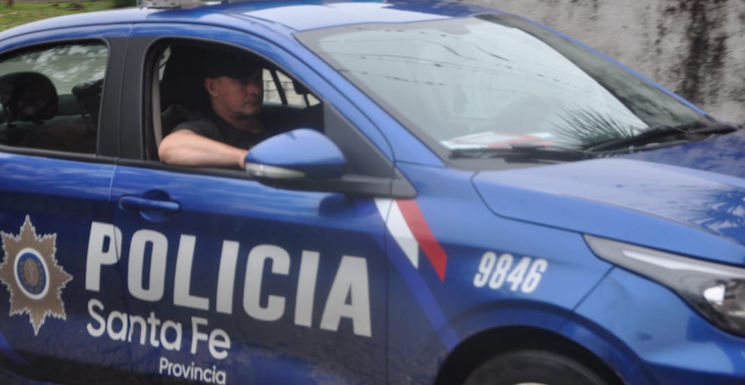 Un hombre de 42 años de edad, vecino de Villa Ocampo, se quitó la vida ahorcándose en el ingreso a su vivienda.