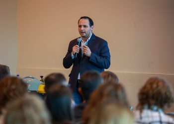 Villa Ocampo: RAMCC: EL INTENDENTE MAREGA EXPUSO EN LA VI ASAMBLEA DE INTENDENTES