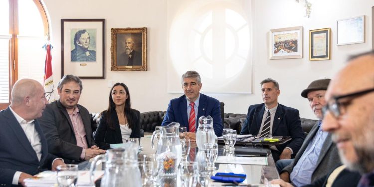 Paritaria Central: Provincia y gremios estatales acordaron pasar a un cuarto intermedio