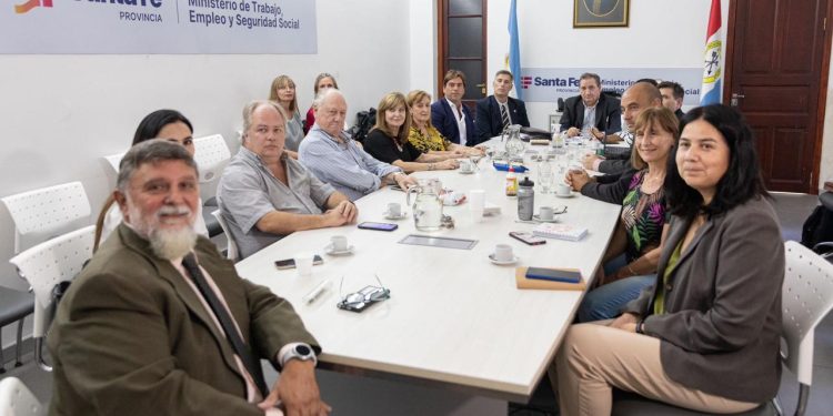 Provincia presentó una nueva oferta salarial al sector de la Salud