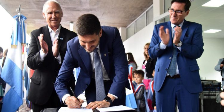 Pullaro: “La educación es el motor del crecimiento”