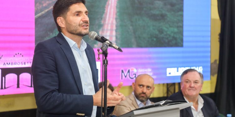 Pullaro recorrió el departamento San Cristóbal con eje en mejoras viales y productivas