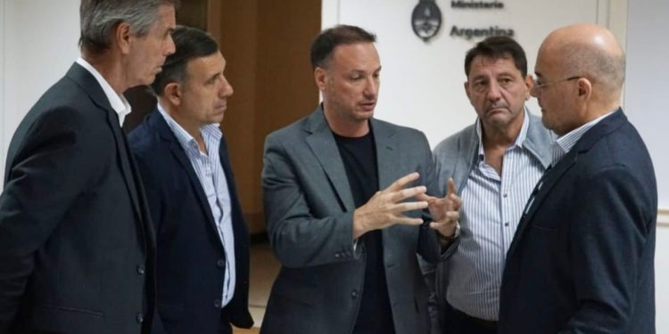 Autoridades nacionales y provinciales acordaron reactivar obras públicas que estaban paralizadas en Santa Fe