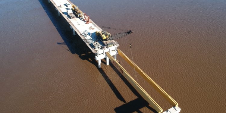 VILLA OCAMPO: ETAPA FINAL DE LA OBRA DEL PUENTE SOBRE EL PARANÁ MINÍ