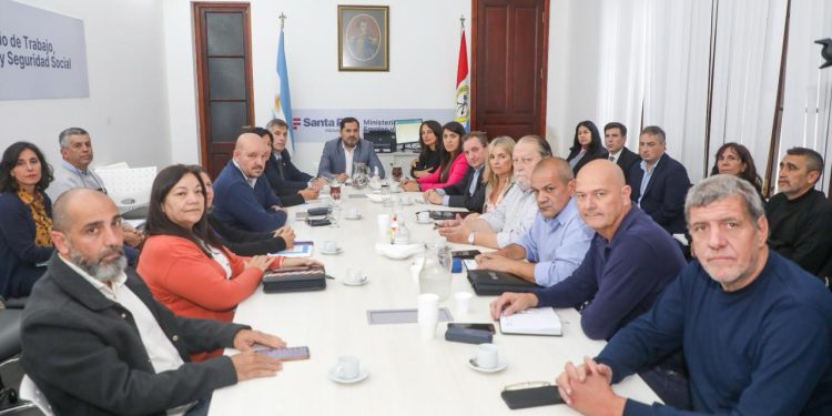 Olivares: “Es la oferta que puede hacer un gobierno que en el mes de marzo tuvo déficit por caída en la recaudación”