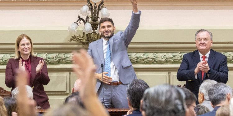 Mensaje en la Legislatura Pullaro: “Haremos de Santa Fe el tractor de la Argentina y el territorio de lo justo”