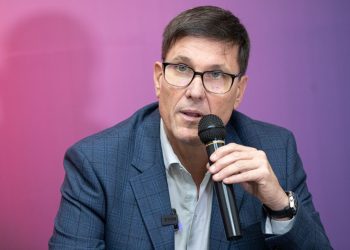 El gobierno provincial extenderá a los docentes privados el premio por Asistencia Perfecta