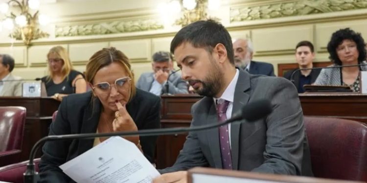 El Diputado Emiliano Peralta solicitó información sobre la situación de los agentes de vialidad sumariados por el robo de mercaderías al camión siniestrado