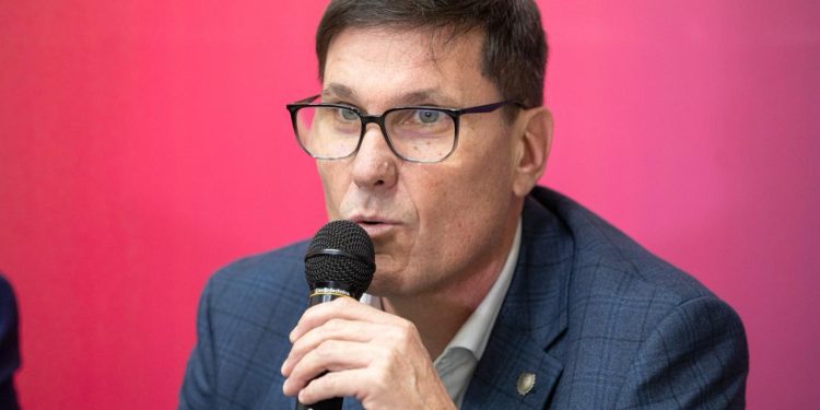 “Los gremios toman una medida injusta que afecta a los chicos y sus familias”