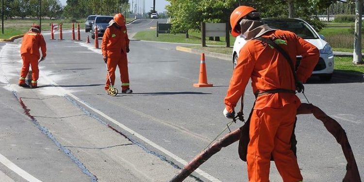 Hubo 52 ofertas en la licitación para obras de sellado de fisuras en las rutas de todos los departamentos