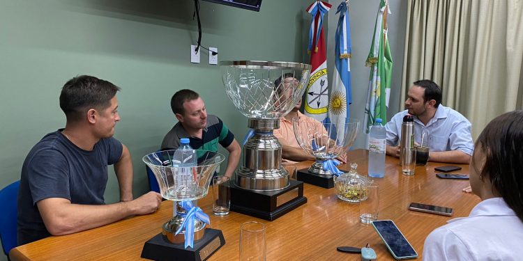 VILLA OCAMPO: EL INTENDENTE RECIBIÓ A LOS CAMPEONES MUNDIALES DE LA 47° FIESTA NACIONAL DEL SURUBÍ