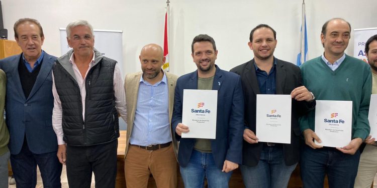 VILLA OCAMPO: EL INTENDENTE FIRMÓ UN CONVENIO DE RIPIO DEL PROGRAMA “CAMINOS PRODUCTIVOS”