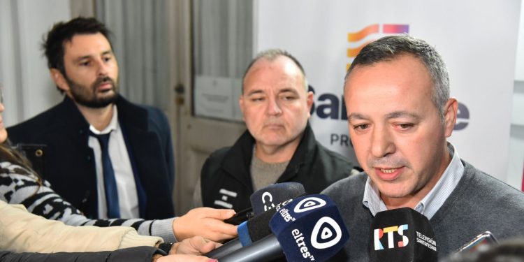 Rosario: cuatro personas detenidas en 14 allanamientos por los ataques incendiarios contra vehículos