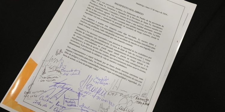 VILLA OCAMPO: RUTA 11 EN EMERGENCIA: EL INTENDENTE FIRMÓ UN MANIFIESTO JUNTO A GOBIERNOS LOCALES Y LEGISLADORES