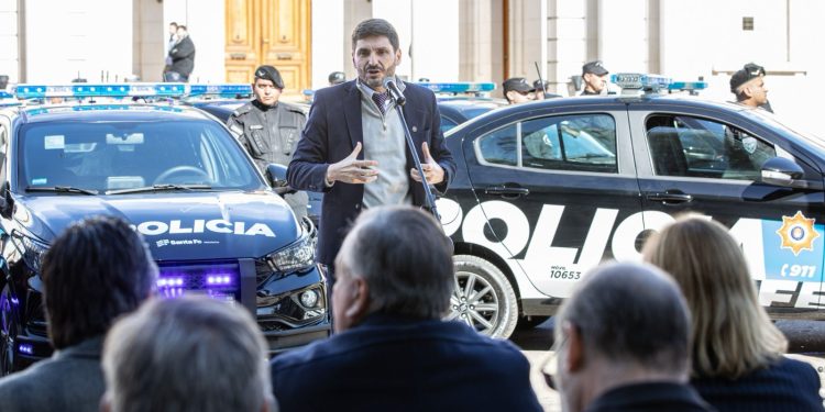 Pullaro: “El Estado dejó de ser el Estado bobo de la provincia de Santa Fe”