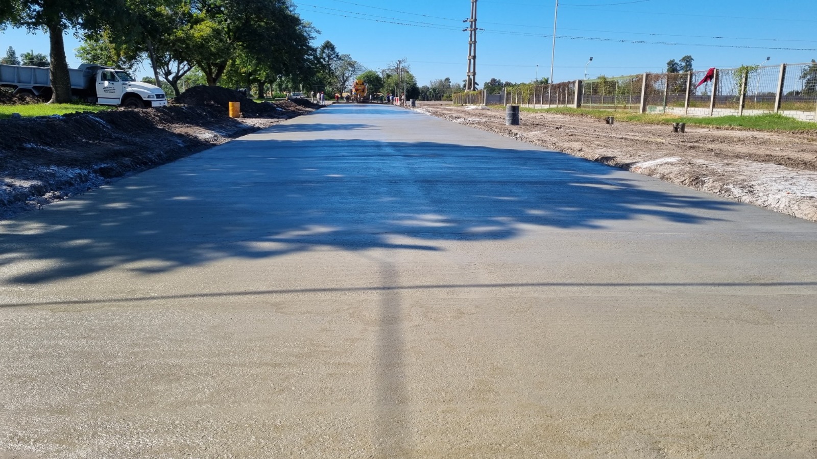 VILLA OCAMPO: PRIMERA CUADRA DE PAVIMENTO DE LA GESTIÓN