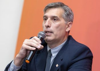 Olivares: “La Provincia hace un gran esfuerzo para que los salarios acompañen la inflación”