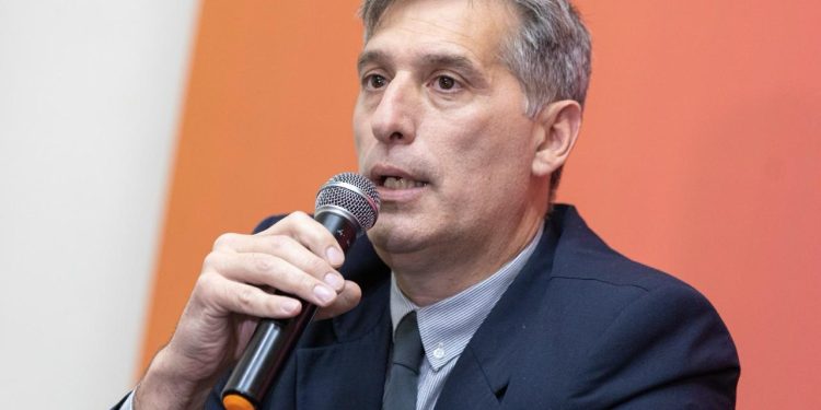 Olivares: “La Provincia hace un gran esfuerzo para que los salarios acompañen la inflación”