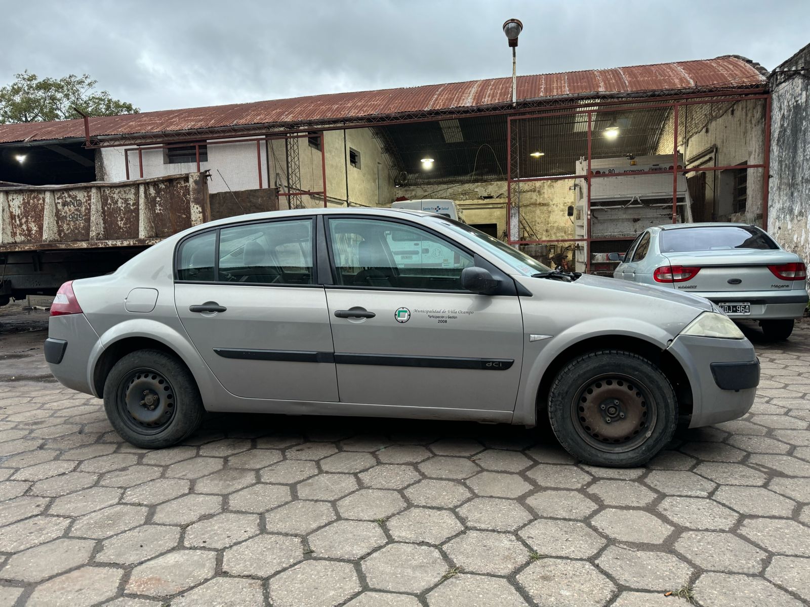 VILLA OCAMPO: CONCURSO PÚBLICO DE PRECIOS: VENTA AUTOMÓVIL RENAULT MEGANE II