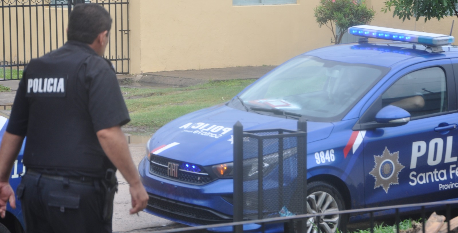 FLORENCIA: Mientras limpiaba su hogar, escuchaba música en la Note-Bock, ingresó un delincuente de 16 años y se la llevó.