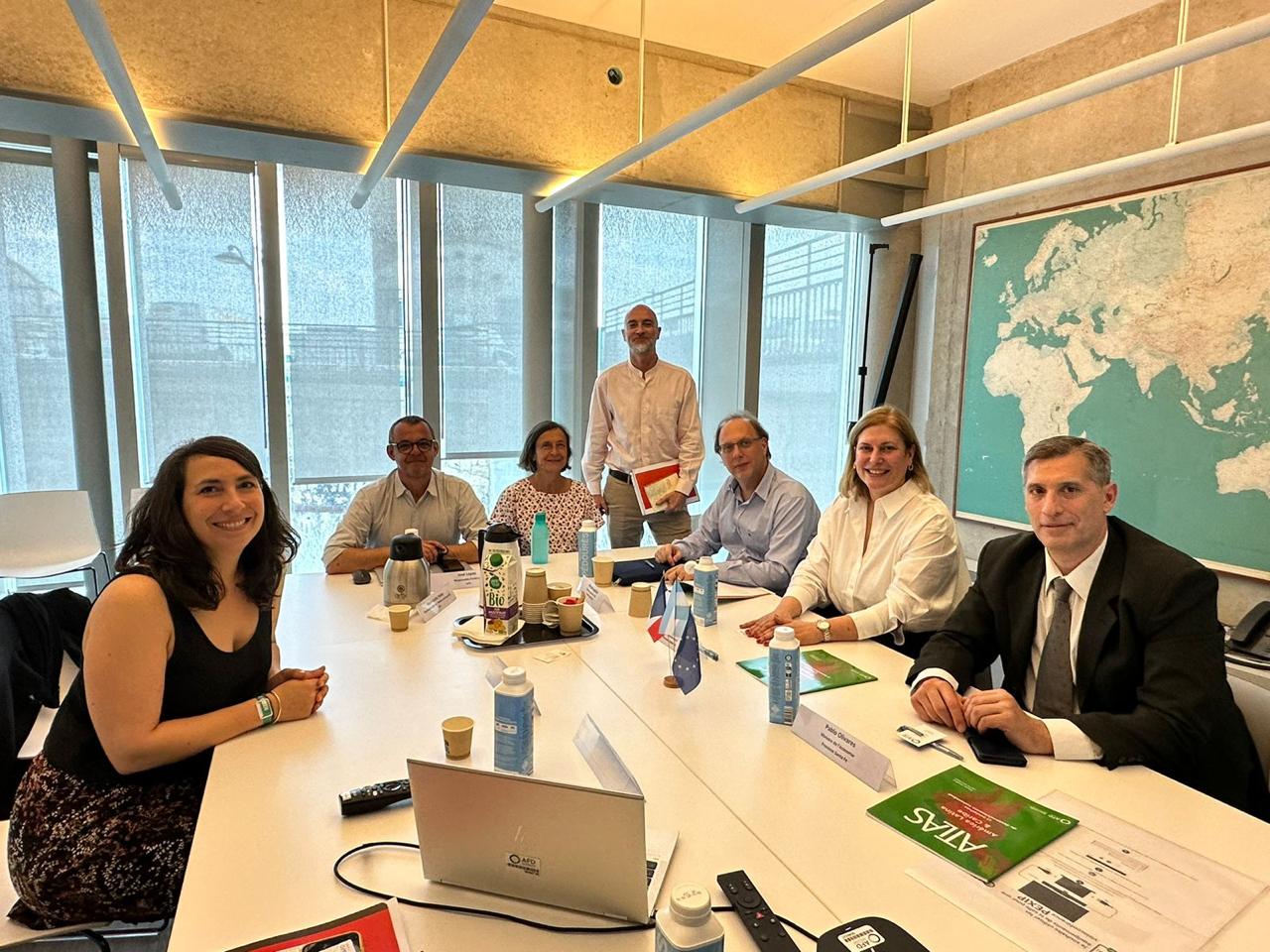 Provincia busca iniciar un camino de colaboración con la OCDE para mejorar la competitividad productiva