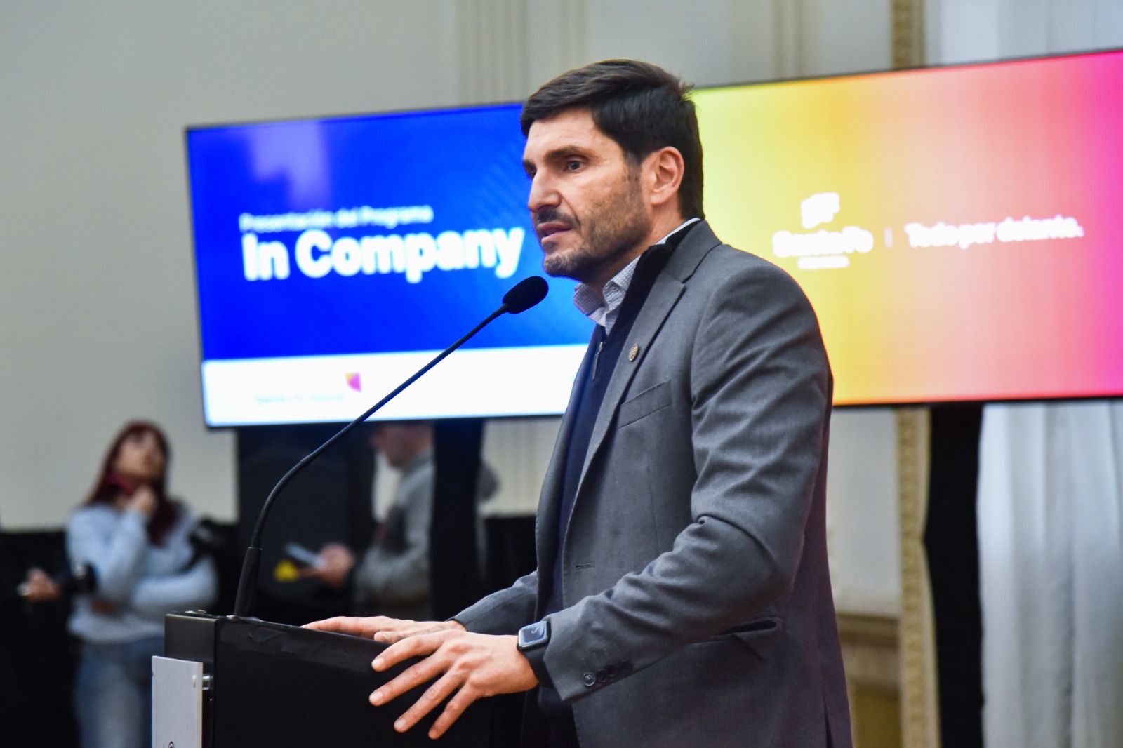 Pullaro: “Trabajamos para potenciar nuestro modelo productivo”