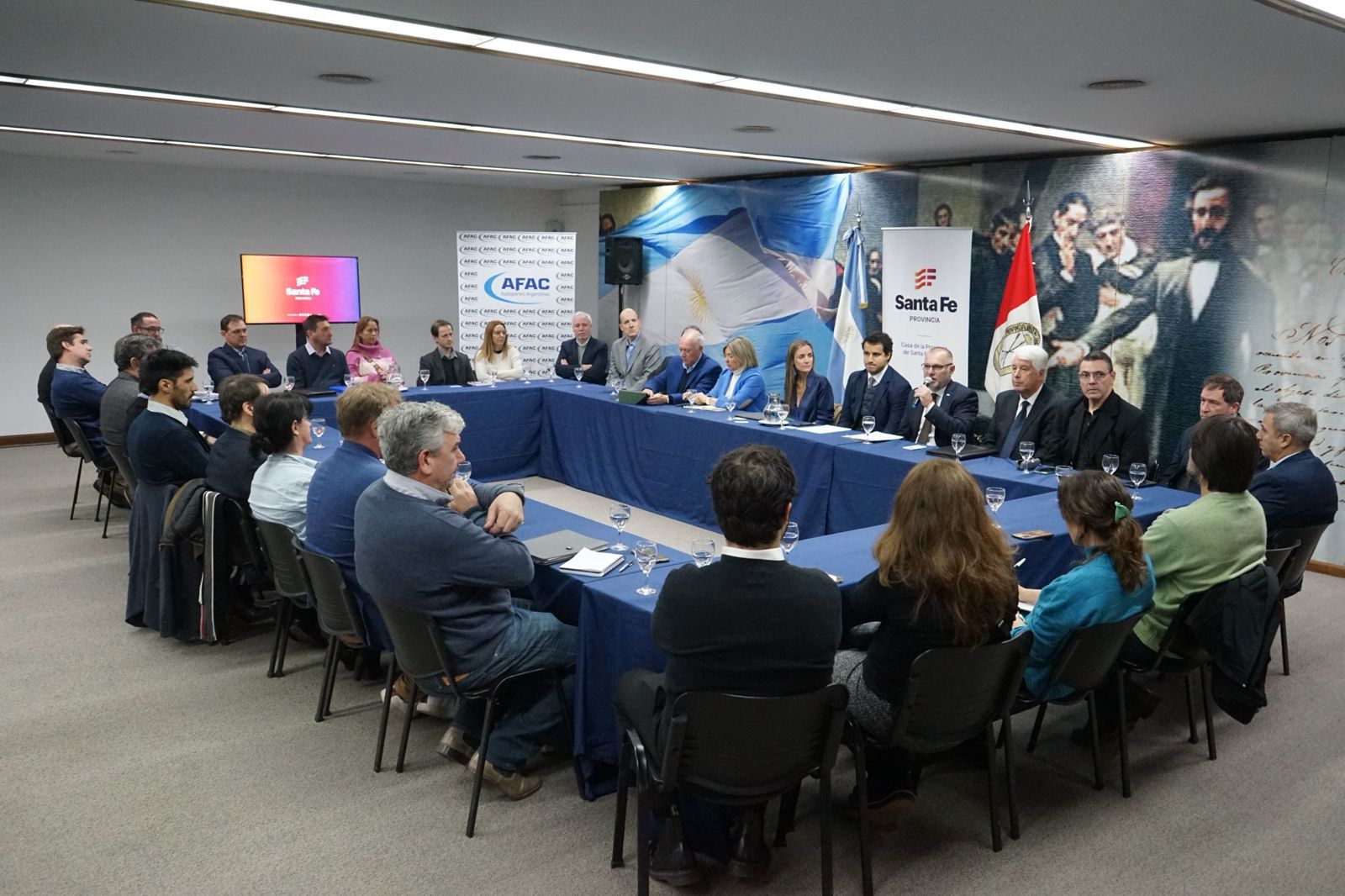 Autopartistas se reunieron en la Casa de Santa Fe para analizar el contexto del sector