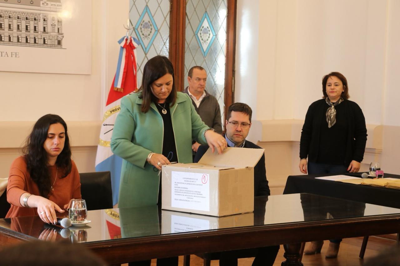 Provincia compra uniformes completos para los más de 29 mil efectivos de las fuerzas de seguridad