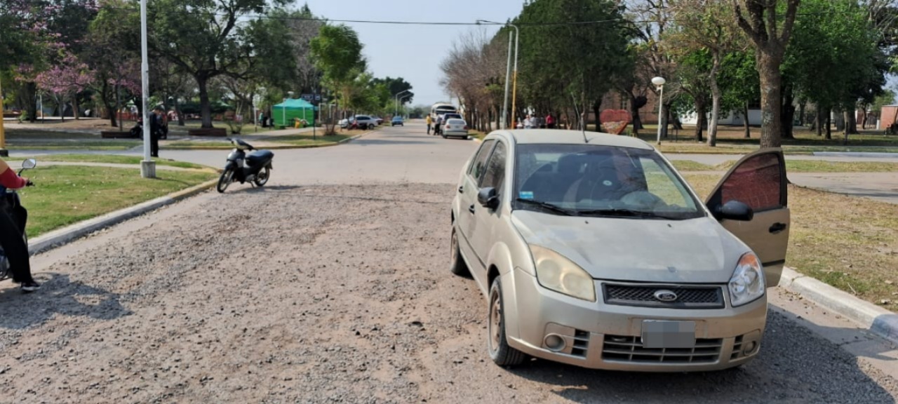 FLORENCIA: CHOQUE ENTRE UN AUTOMÓVIL Y UNA MOTOCICLETA