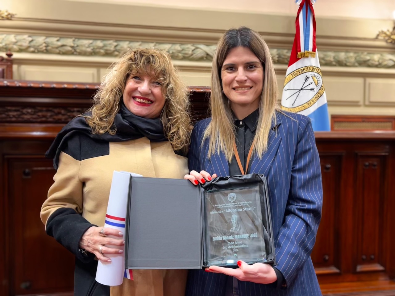 MANCINI DISTINGUIÓ CON EL PREMIO “ALFONSINA STORNI” A LA PERIODISTA BEATRIZ MARAUDE