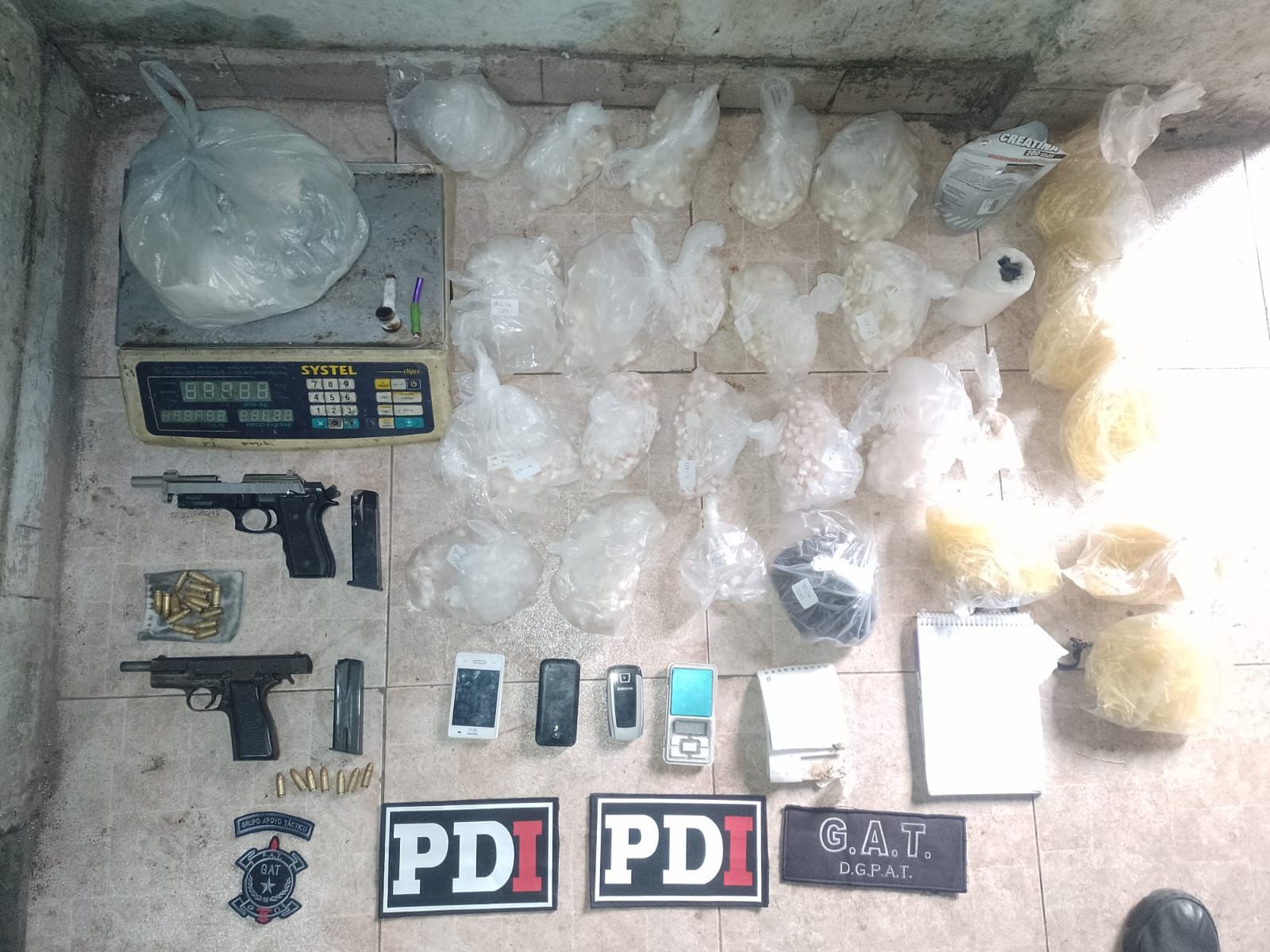 Tres detenidos en múltiples allanamientos por venta de drogas y conflicto entre bandas en zona oeste de Rosario