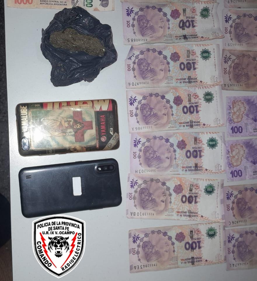 Villa Ocampo: El comando radioeléctrico detuvo a un hombre con Marihuana para la venta.