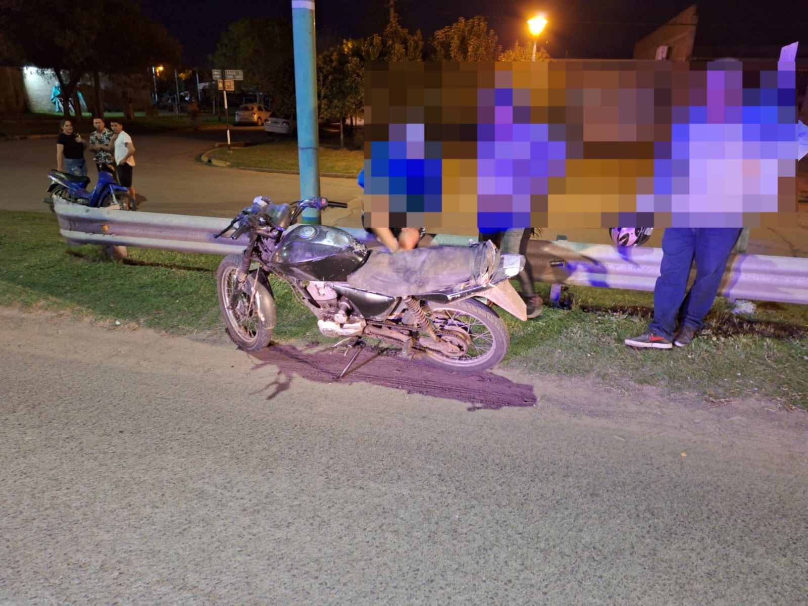 LAS TOSCAS: Chocaron dos motocicletas que circulaban por la ruta nacional 11 en el mismo sentido