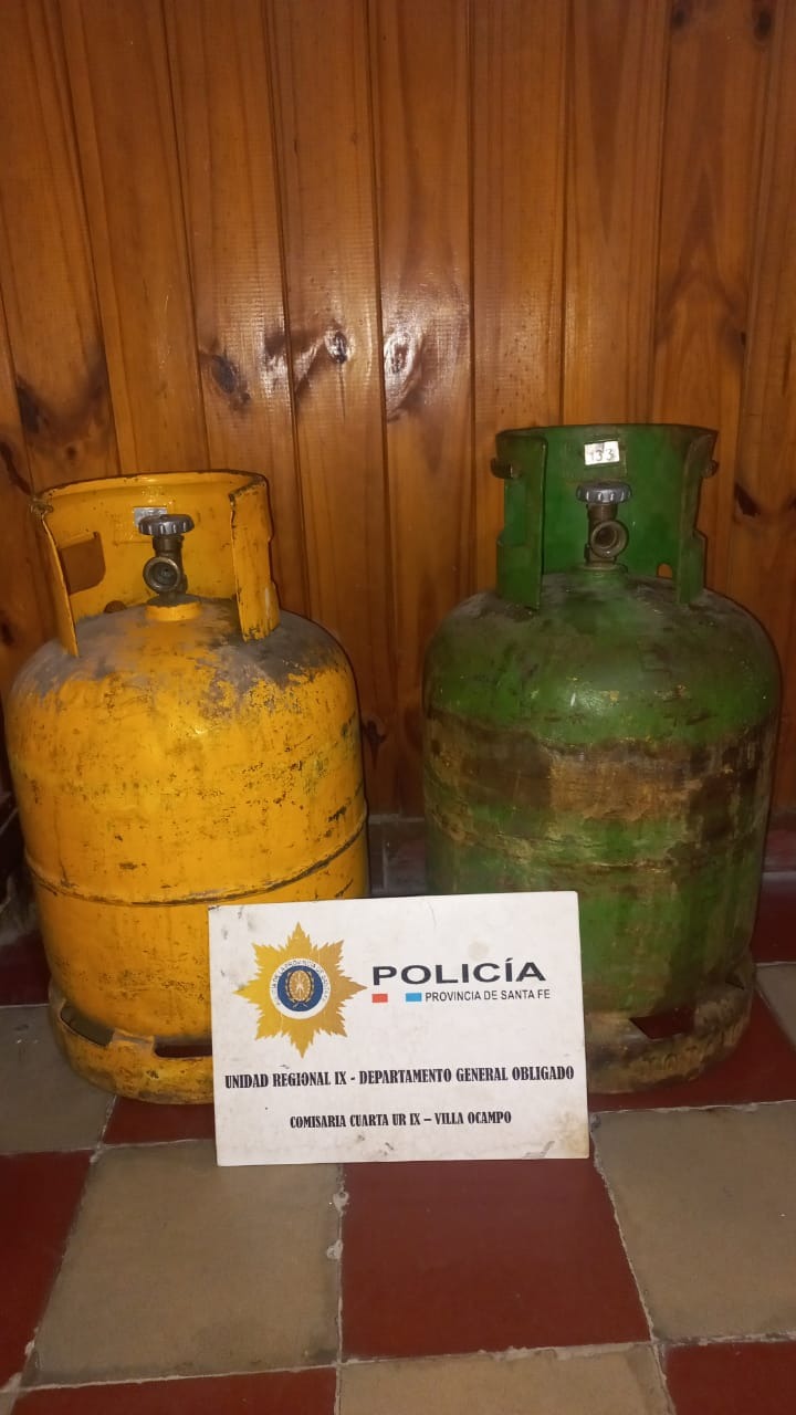 VILLA OCAMPO: La policia recuper 2 garrafas de 10 kg.