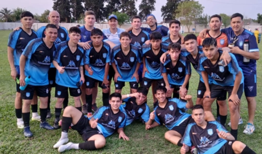Fútbol Liguista: Racing sacó una buena ventaja en Florencia