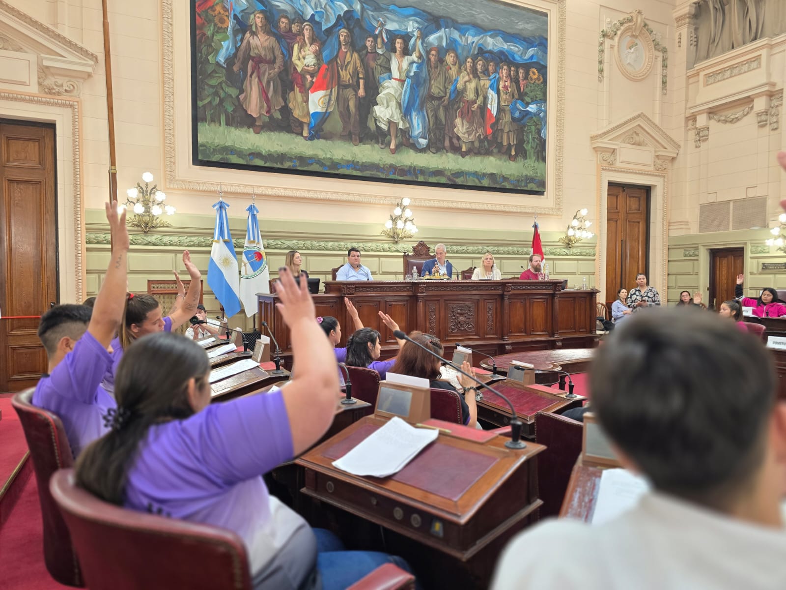 Alumnos de Florencia, Hardy y Campo Urdaniz participaron en la capacitación “Diputado por un Día”